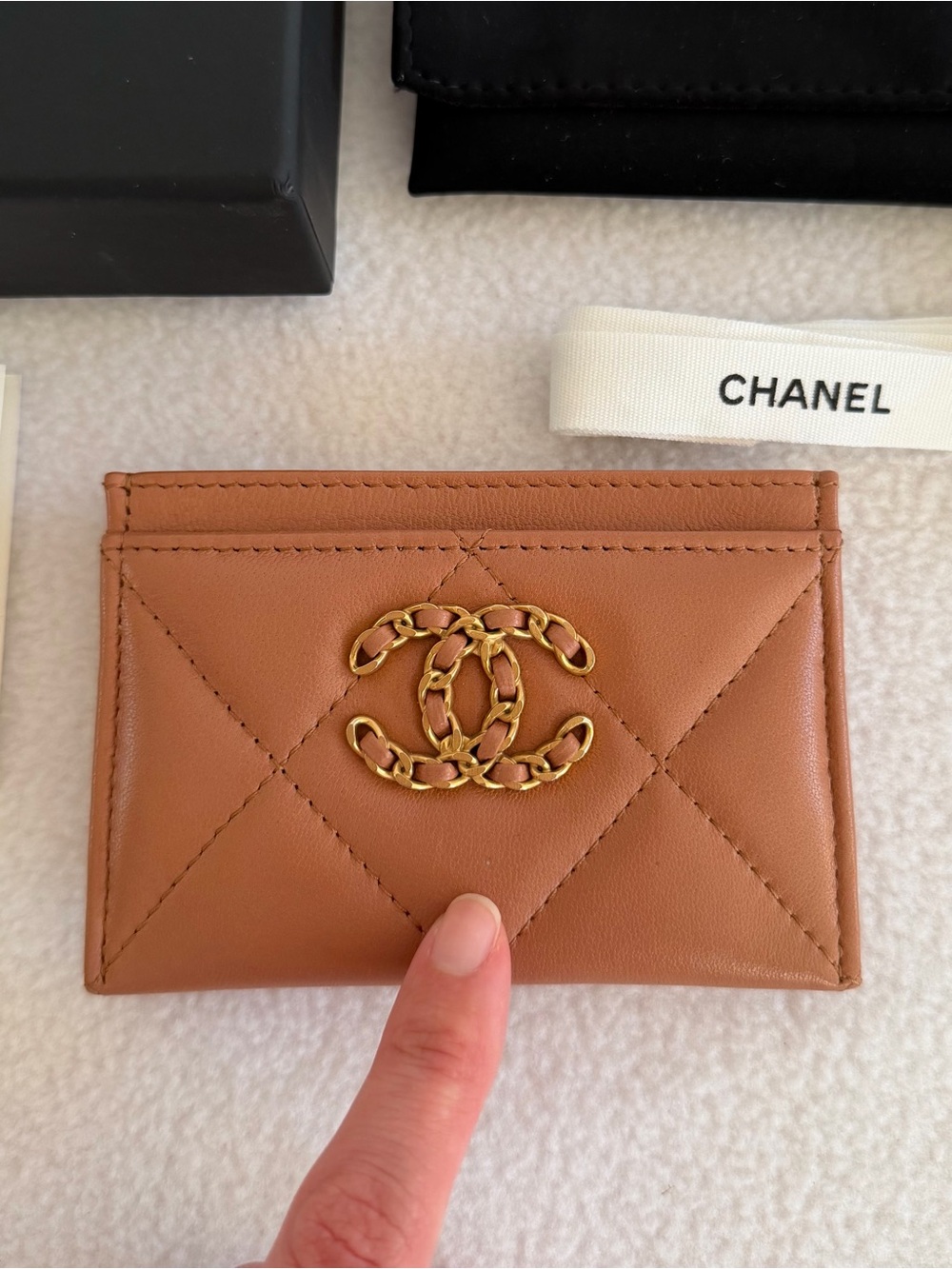 CHANEL 19 Tan Quilted Leather Card Sleeve with Gold CC Chain Logo - Picture 7 of 7
